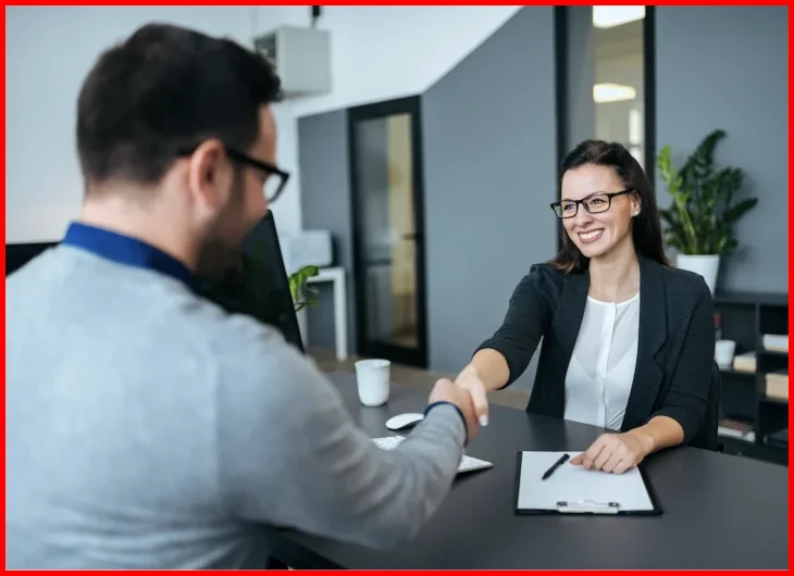 Mantener contacto visual firme sin ser intimidante